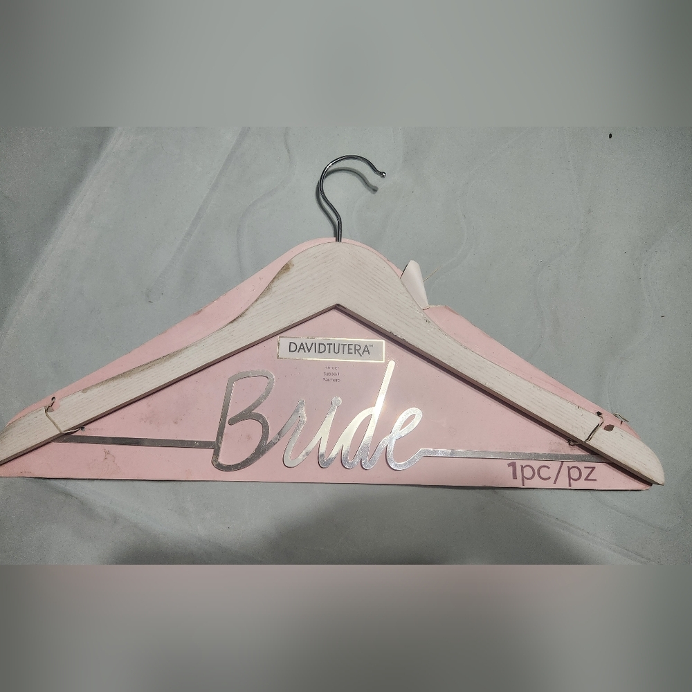 Bride hanger DAVID Tutera